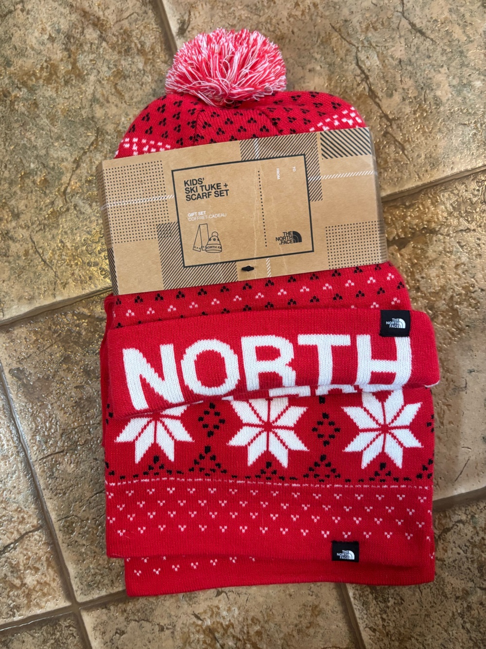 NWT The North Face Youth Ski Tuke Beanie and Scarf set OS